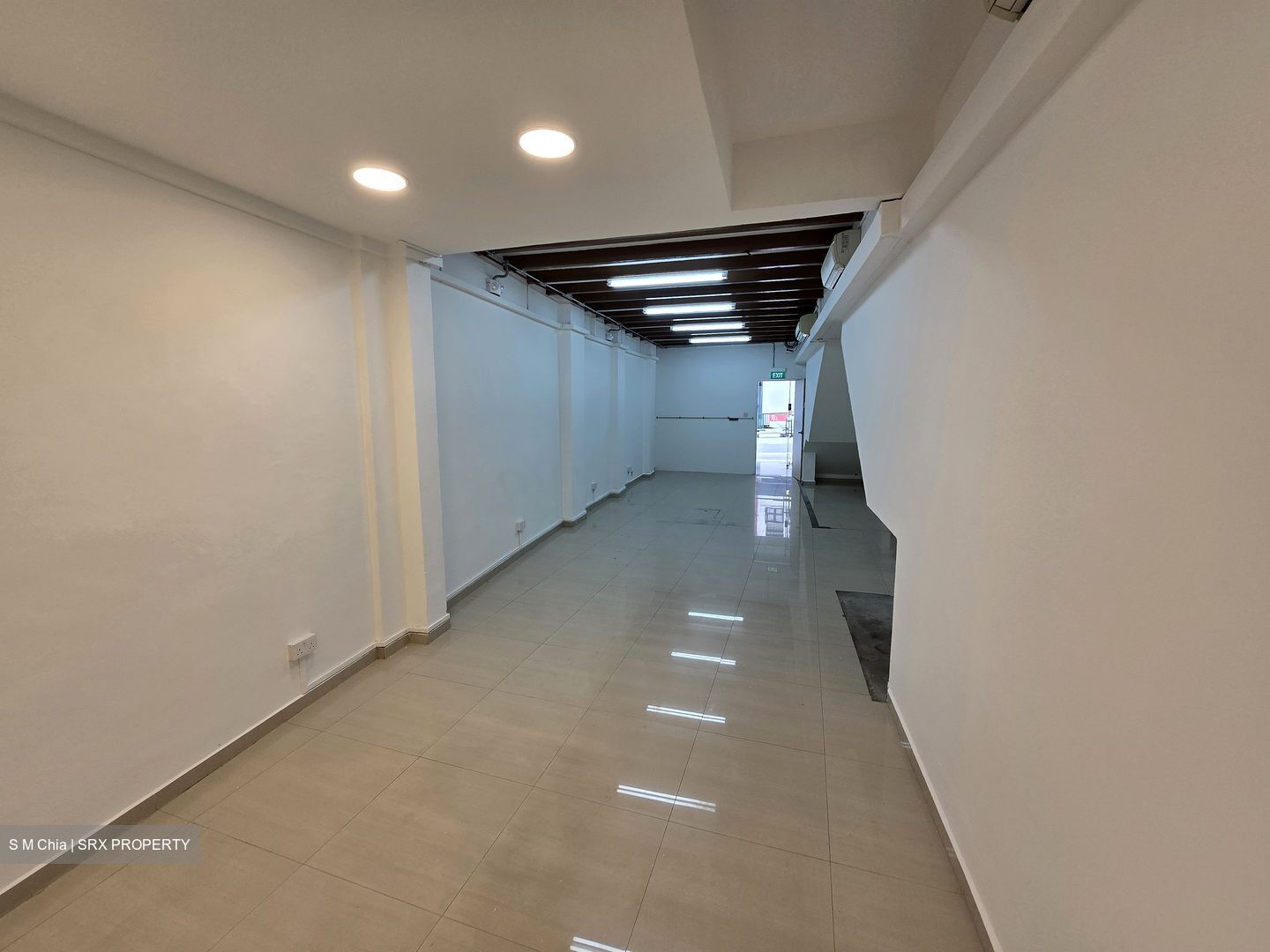 River Valley Road (D9), Retail #480501681